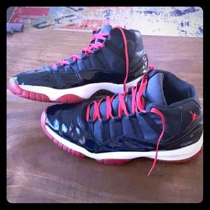 Nike Air Jordan XI Black White Red 12